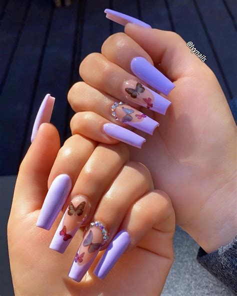 aesthetic fake nails